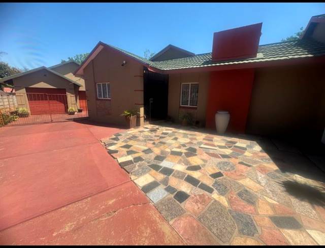 4 BEDROOM HOUSE FOR SALE IN KANONKOP